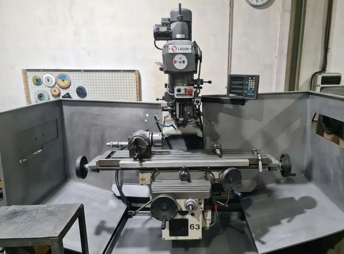 Fresadora de torreta Lagun FTV 4-SP para mecanizado vertical en Talleres Gamuar, Vitoria-Gasteiz