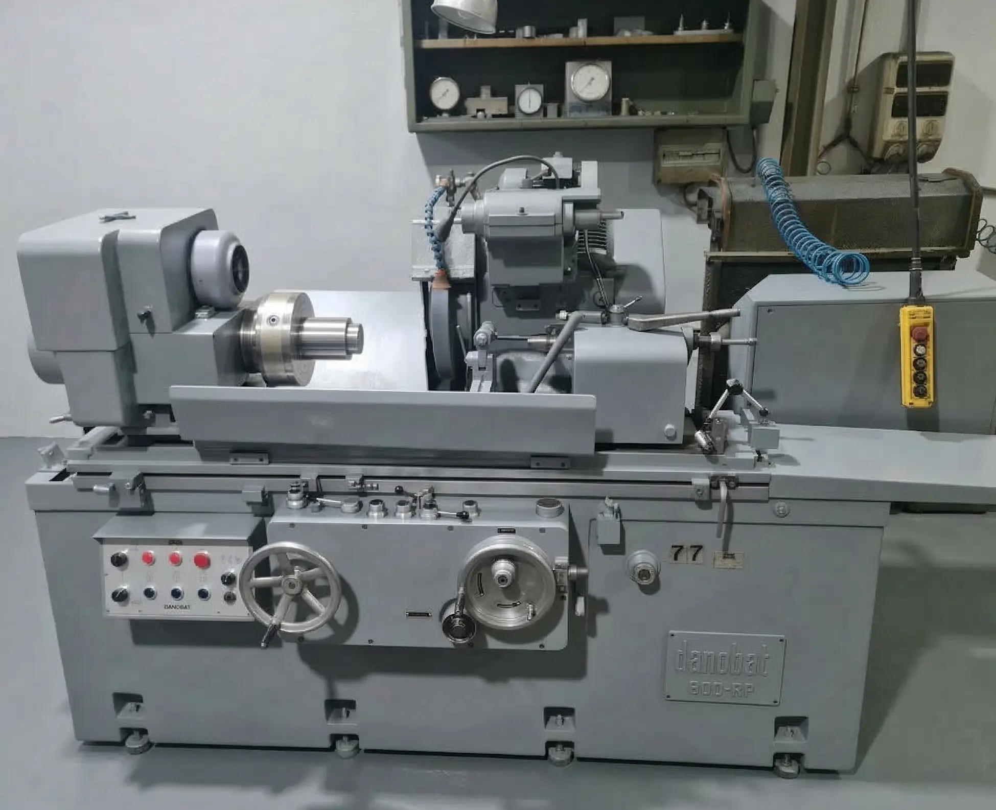 Rectificadora cilíndrica Danobat 800-RP — Talleres Gamuar Vitoria-Gasteiz