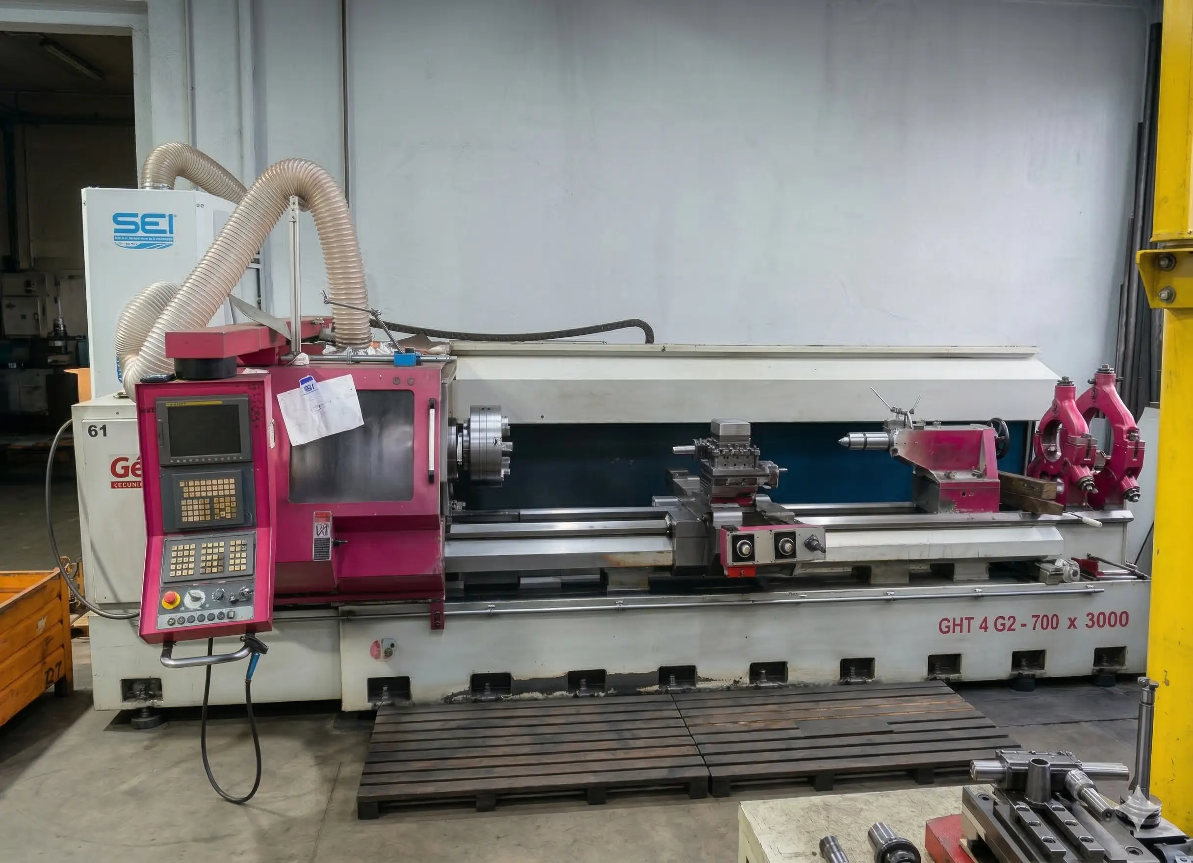 Torno CNC de grandes dimensiones Géminis GHT4 G2 en taller de mecanizado industrial en Vitoria-Gasteiz