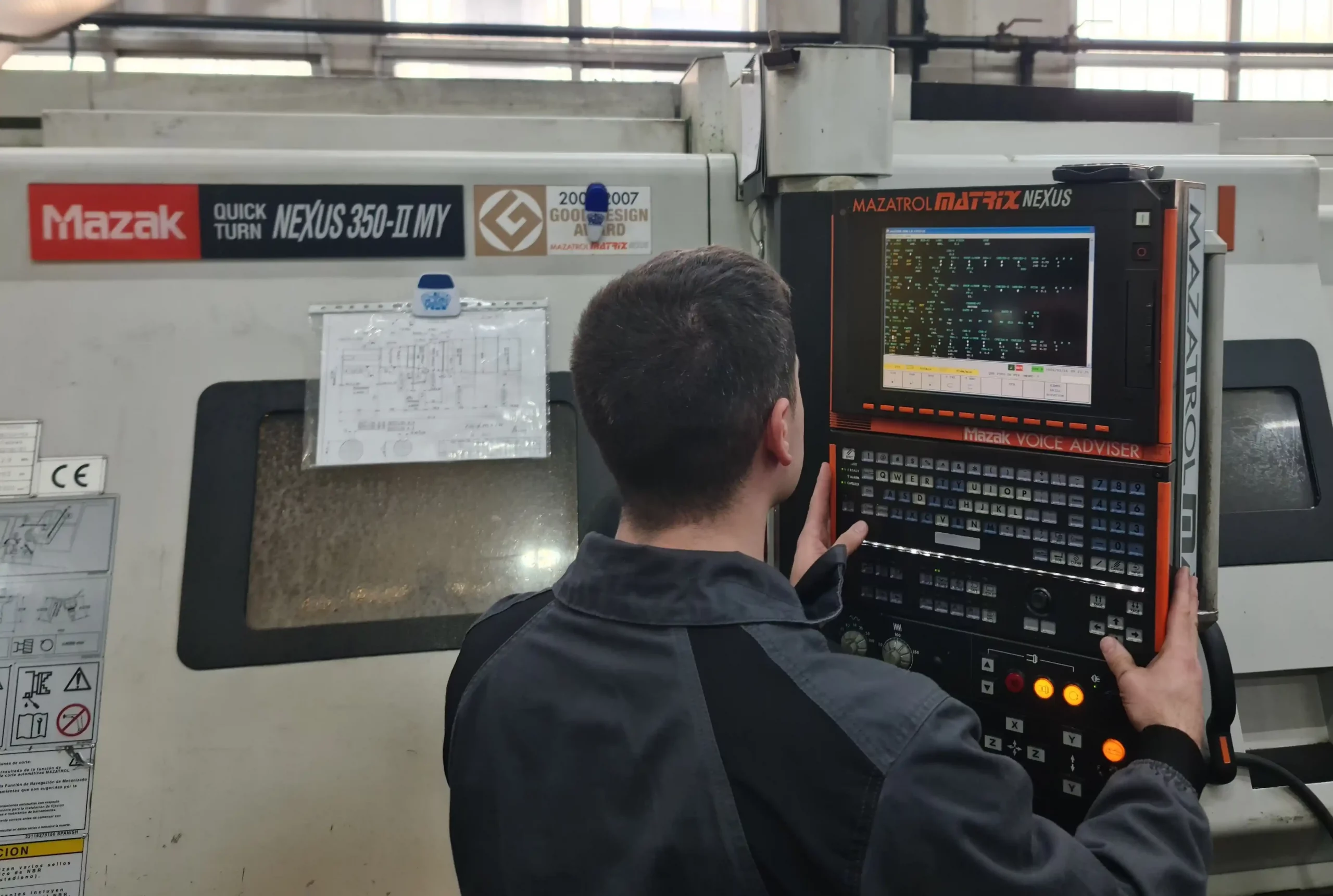 Mecanizado CNC de precisión en el taller industrial de Talleres Gamuar en Vitoria-Gasteiz