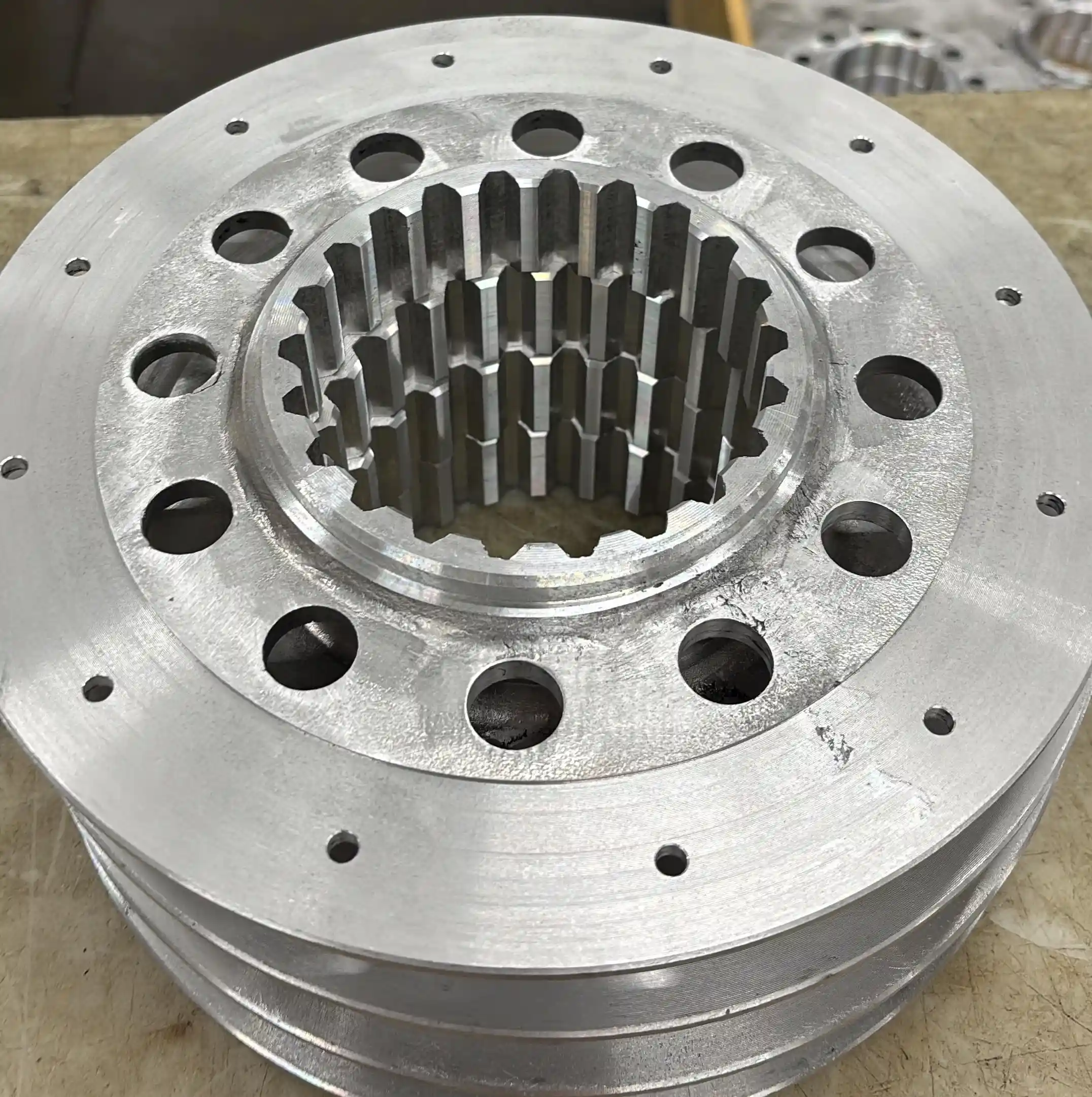 Brochado de chaveteros interiores y exteriores con tolerancias H7 en Talleres Gamuar, Vitoria-Gasteiz