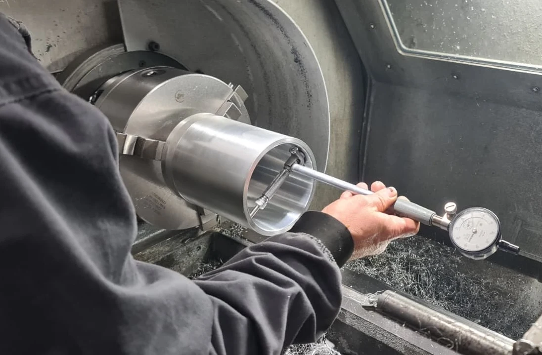 Torneado CNC y convencional de piezas industriales en Talleres Gamuar, taller de mecanizado en Vitoria-Gasteiz